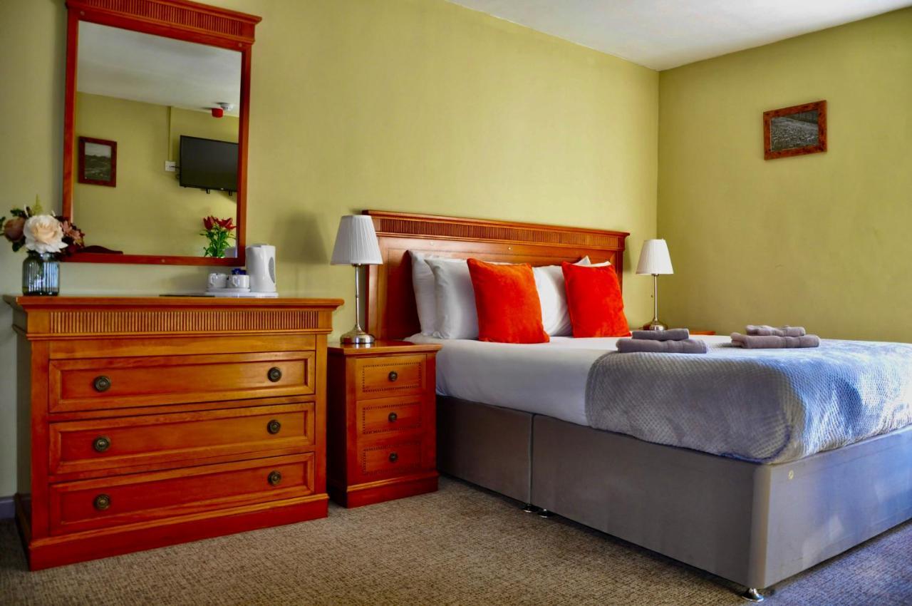 Priors Marston The Hollybush Inn And B&B المظهر الخارجي الصورة
